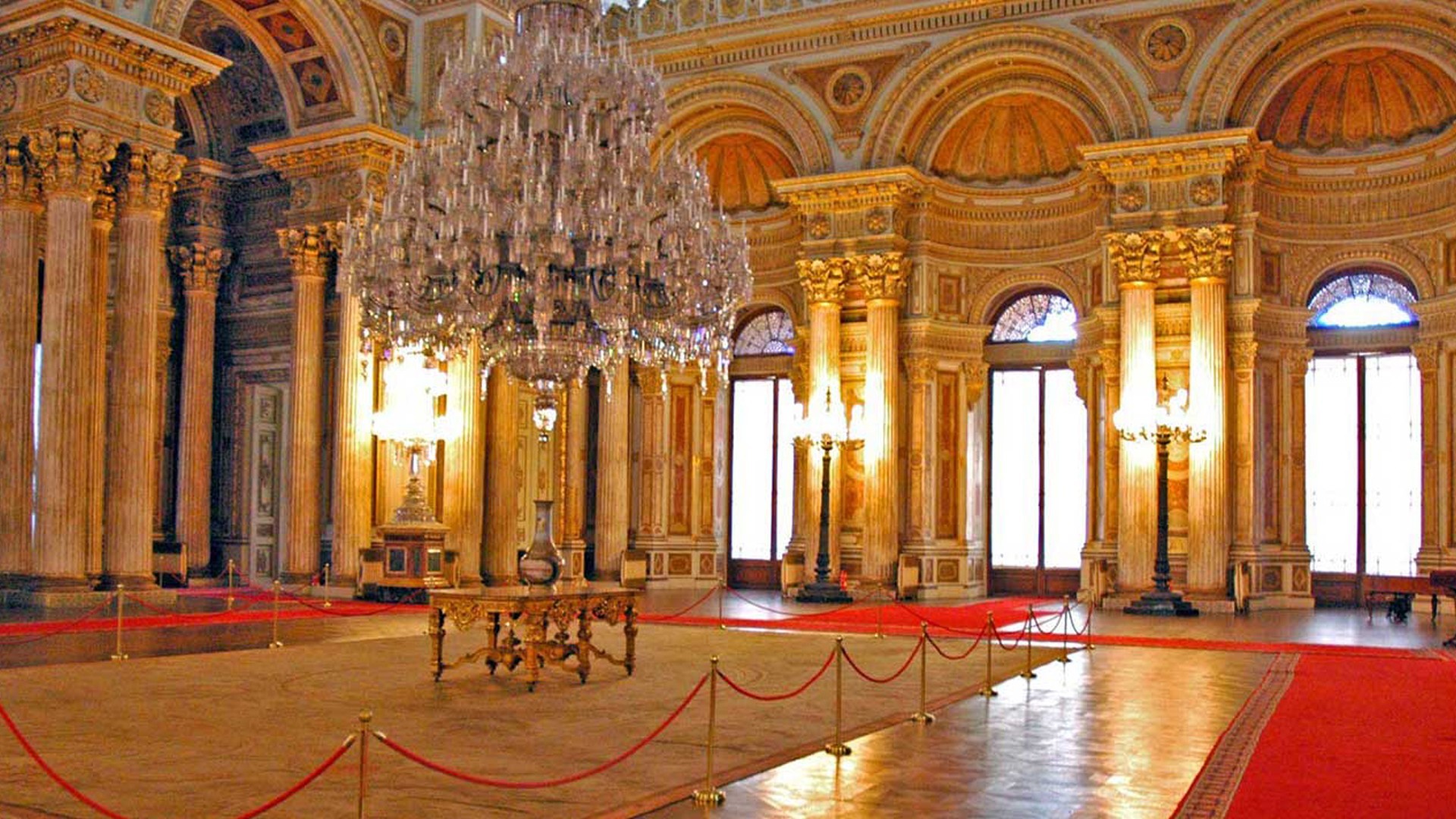 Palacio de Dolmabahce, Teleférico y Bósforo crucero